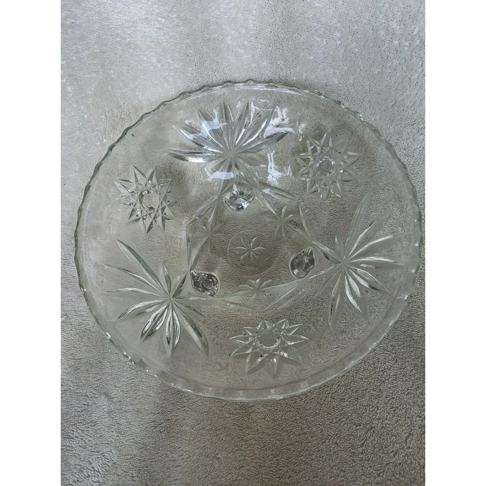 Vintage Clear Pressed Glass Starburst Footed Bowl Scalloped Edge Serving Dish 7